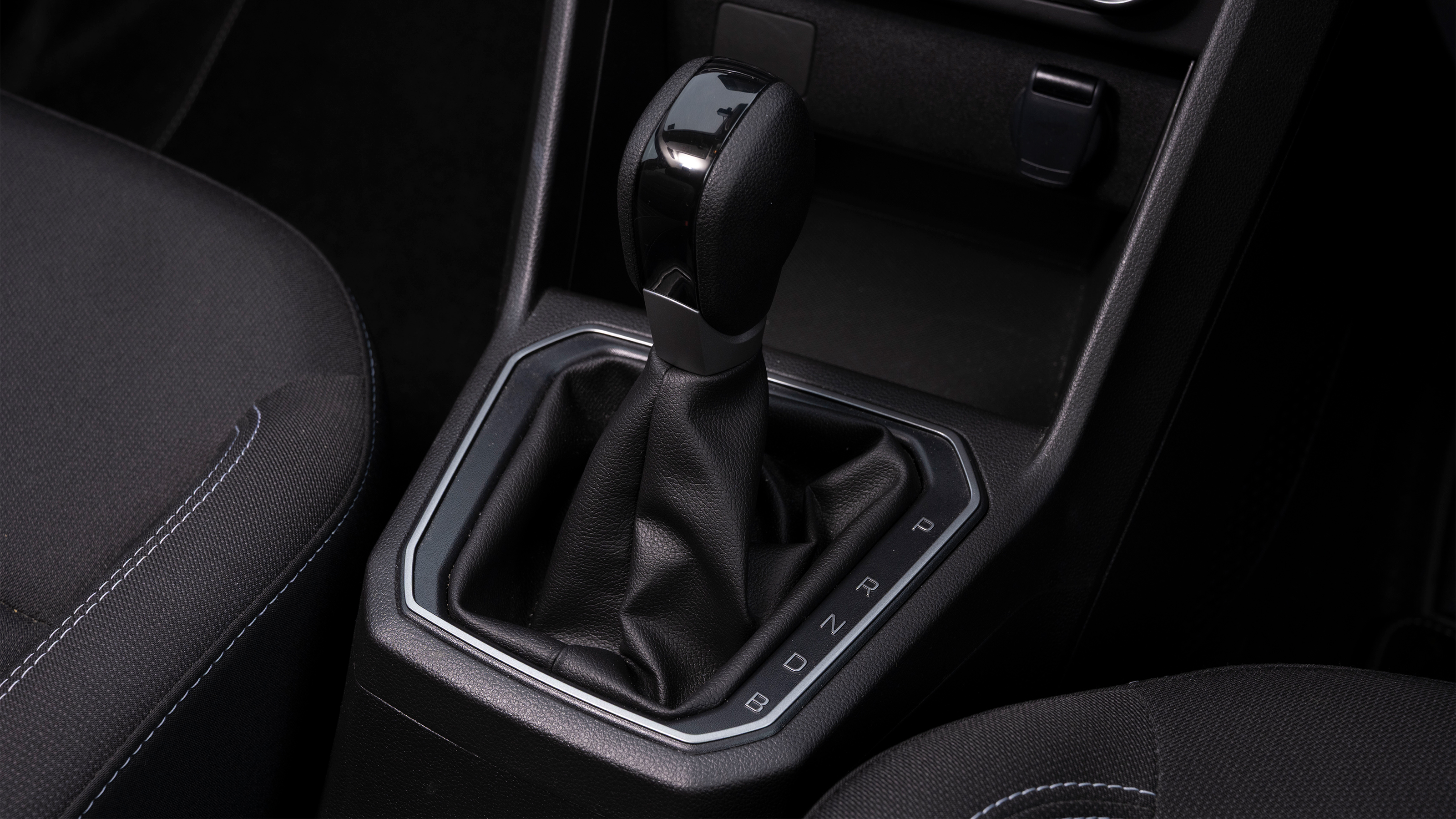 Dacia Jogger - gear stick
