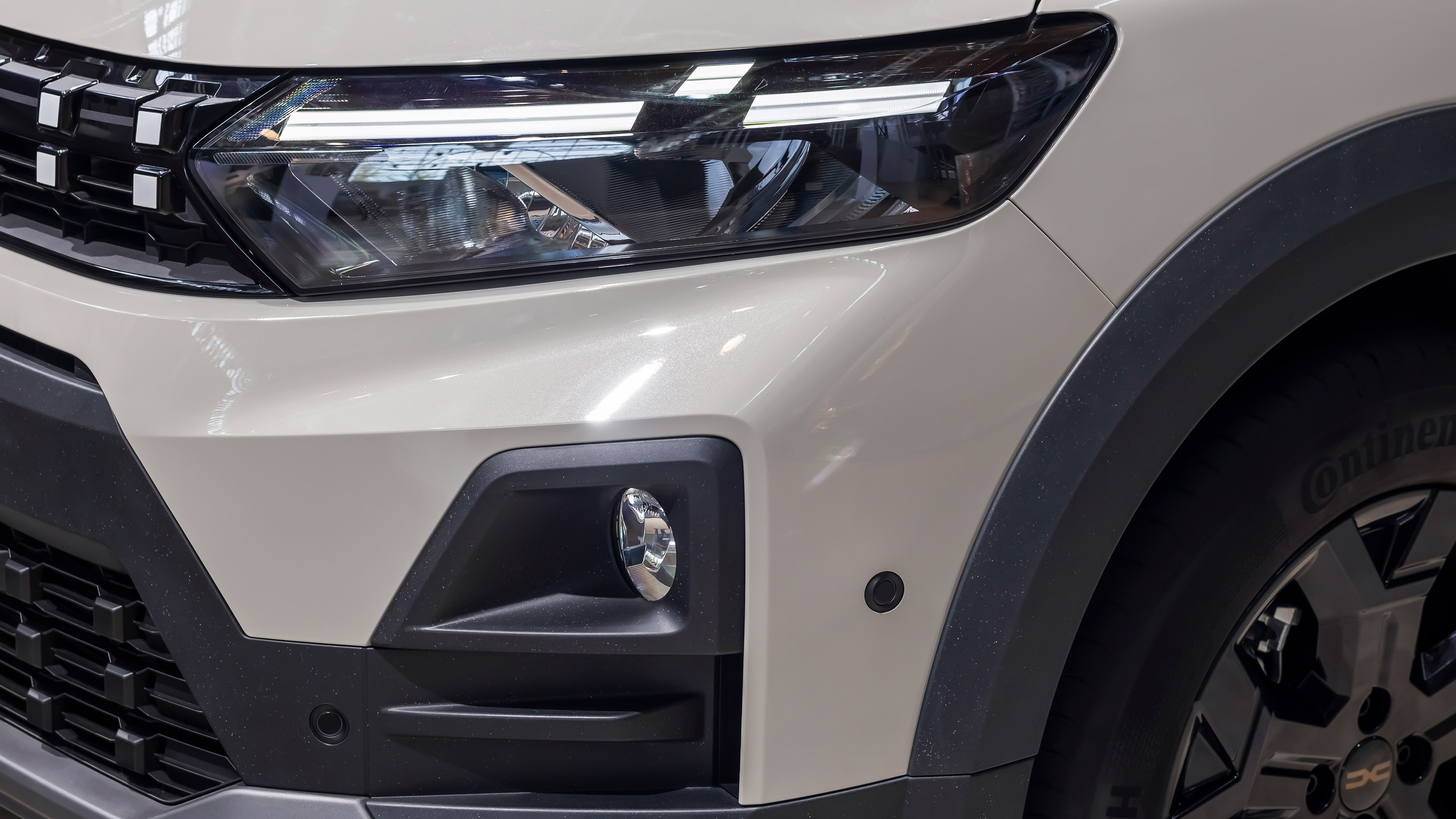 Dacia Jogger facelift - front light