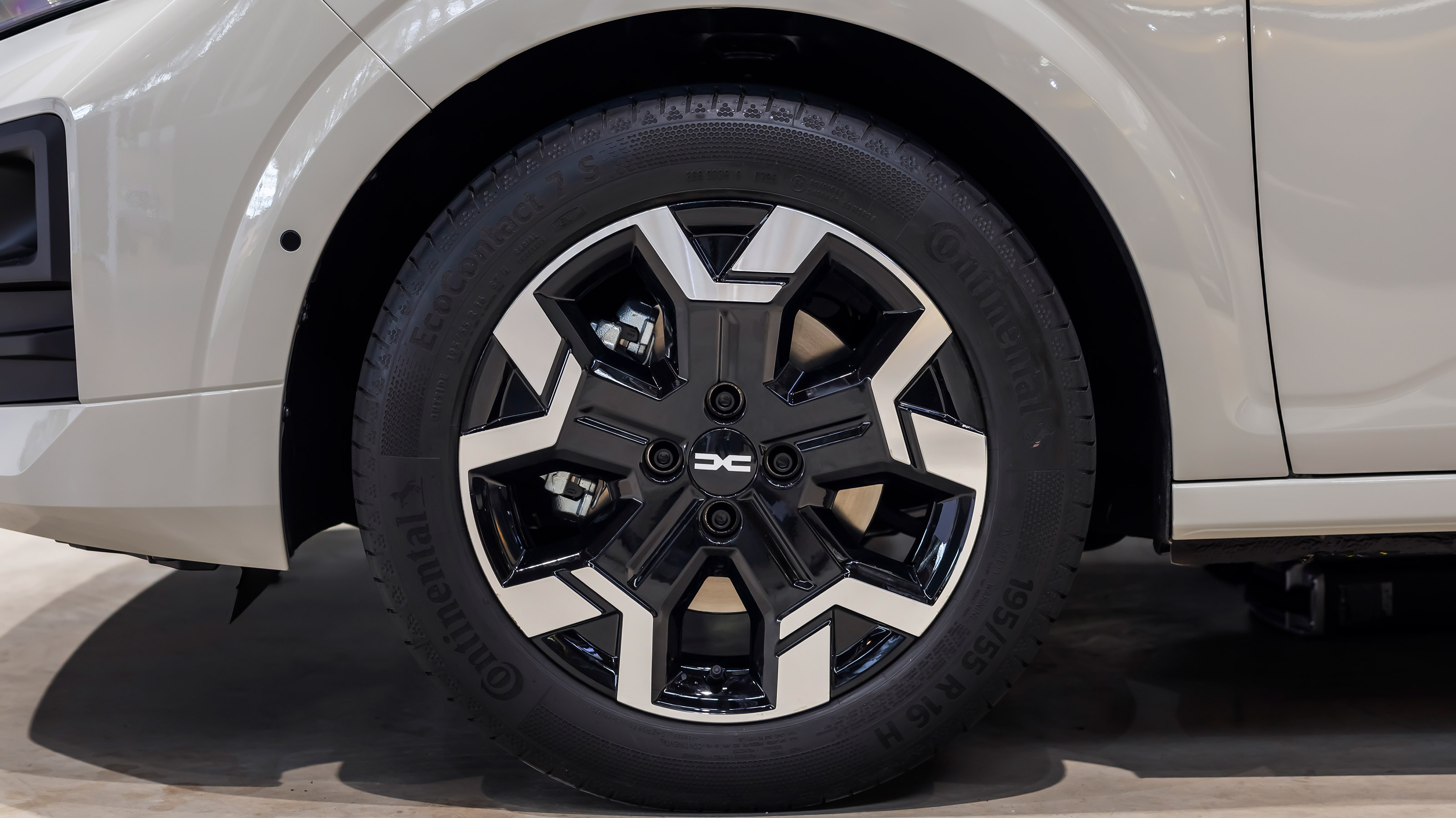 Dacia Sandero facelift - wheel