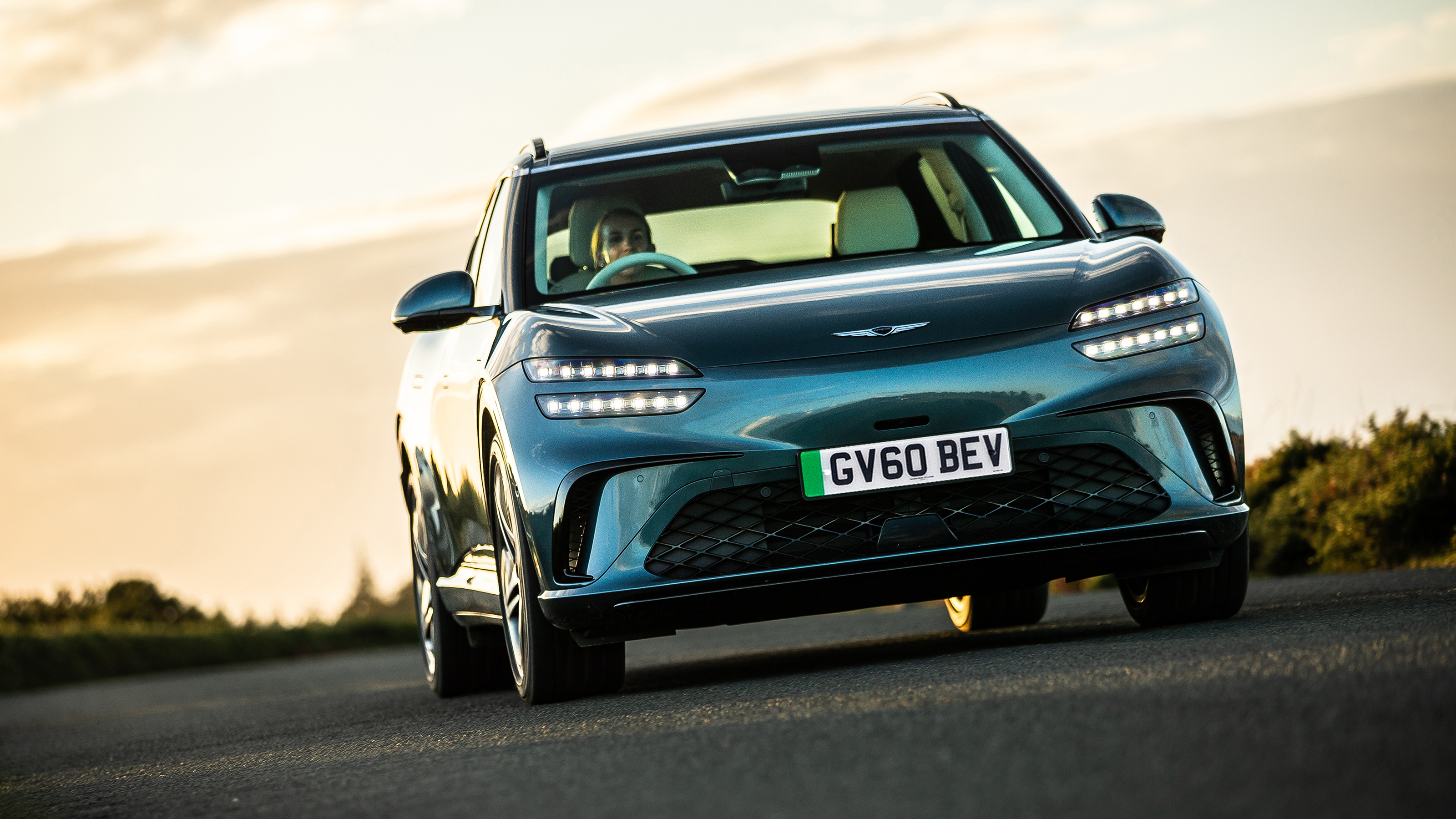 Genesis GV60 Pure - front action