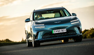 Genesis GV60 Pure - front action