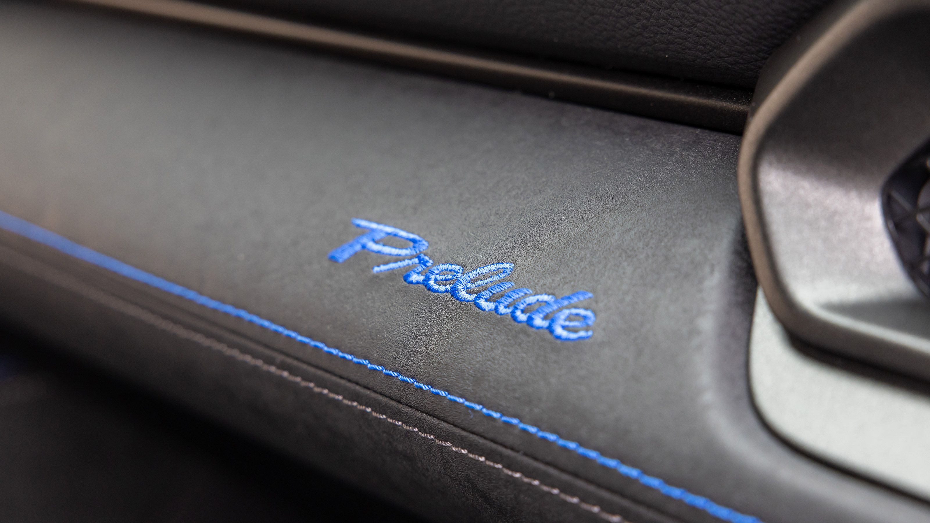 Honda Prelude - trim
