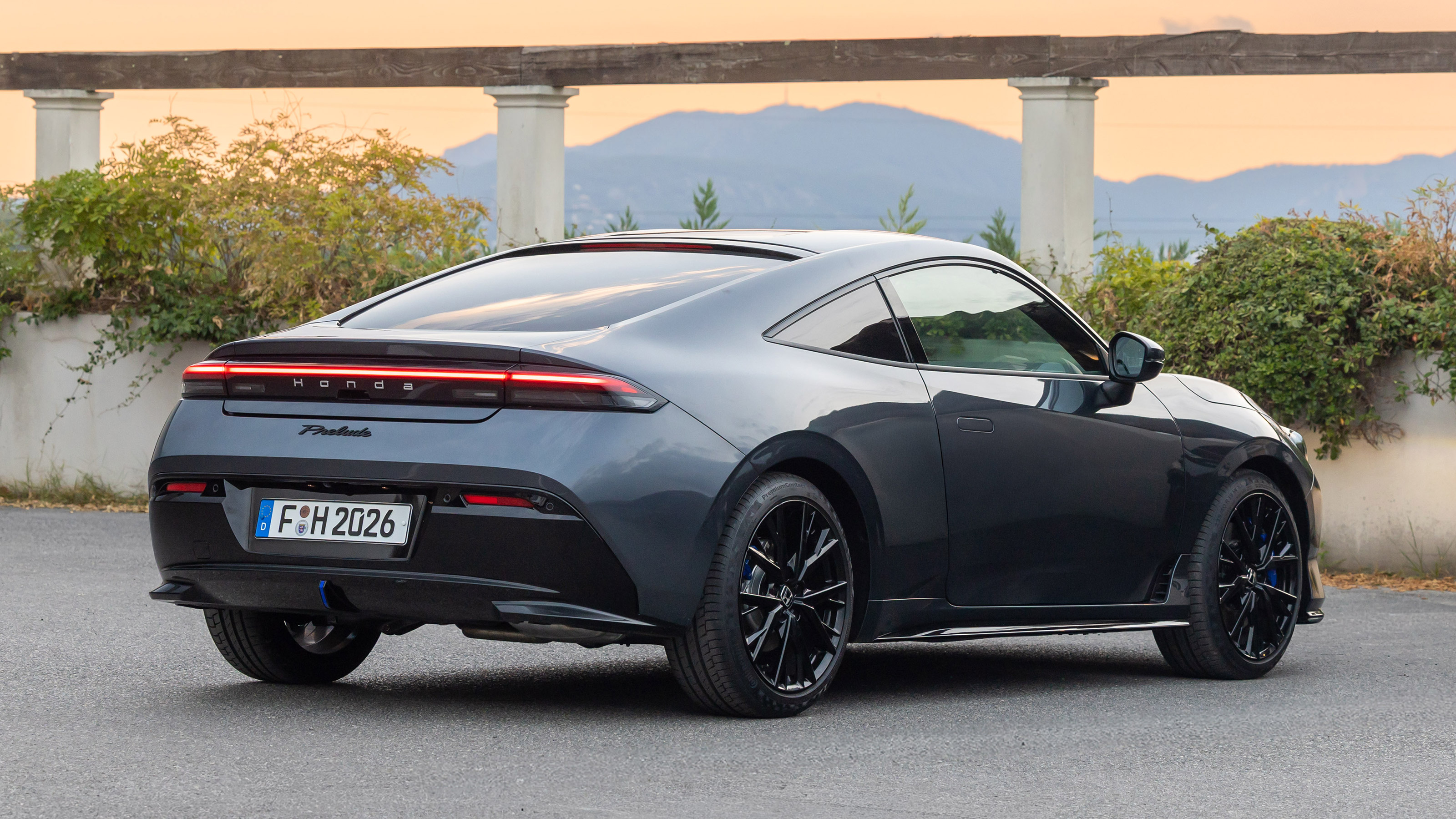 Honda Prelude - rear static