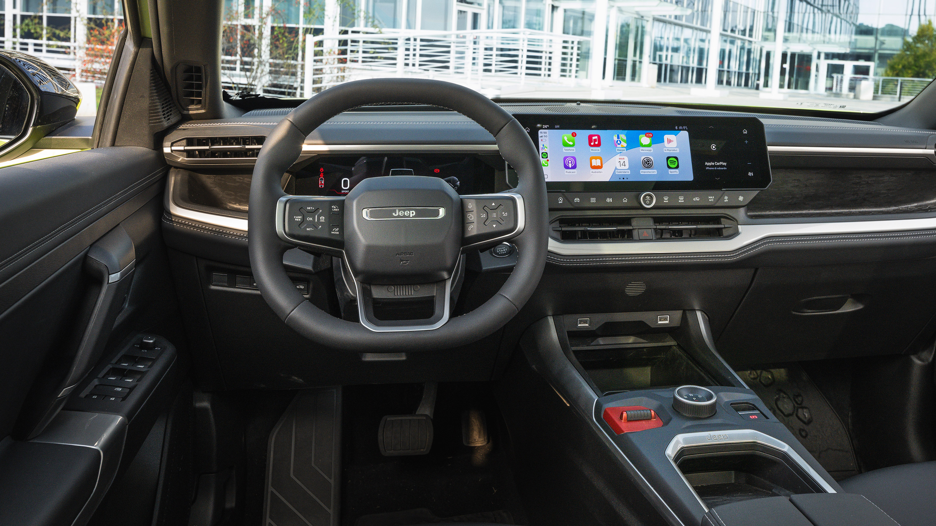 Jeep Compass e-Hybrid - cabin