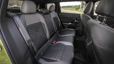 Jeep Compass e-Hybrid - rear seats