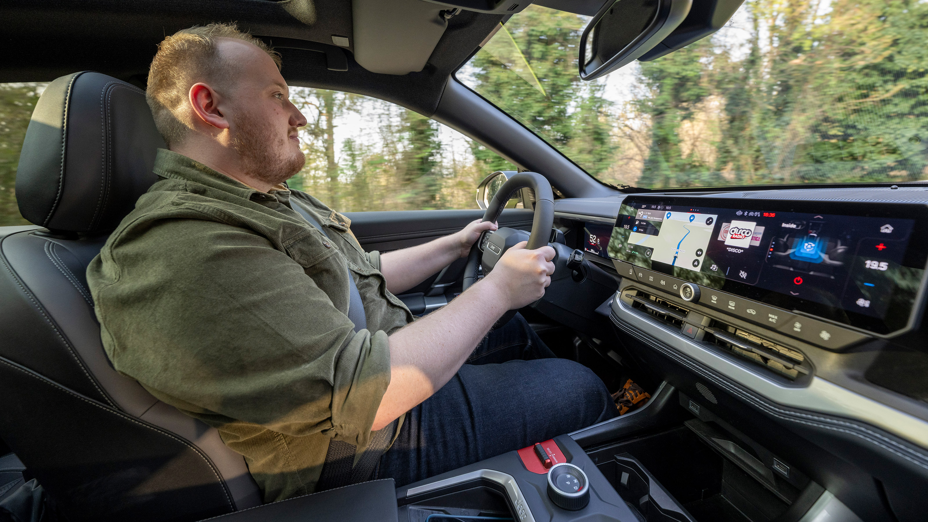 Ellis Hyde driving the Jeep Compass e-Hybrid 