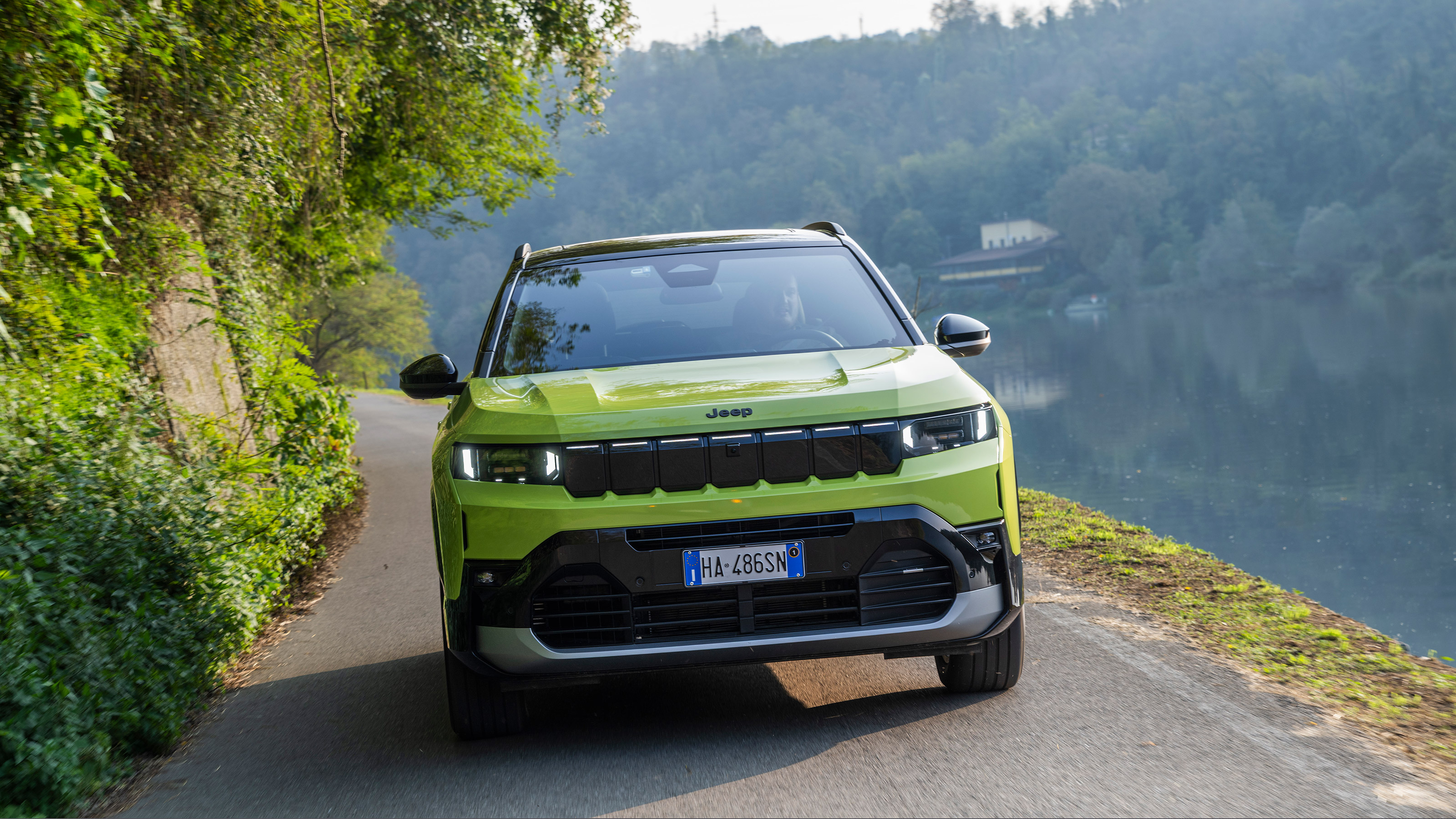 Jeep Compass e-Hybrid - full front