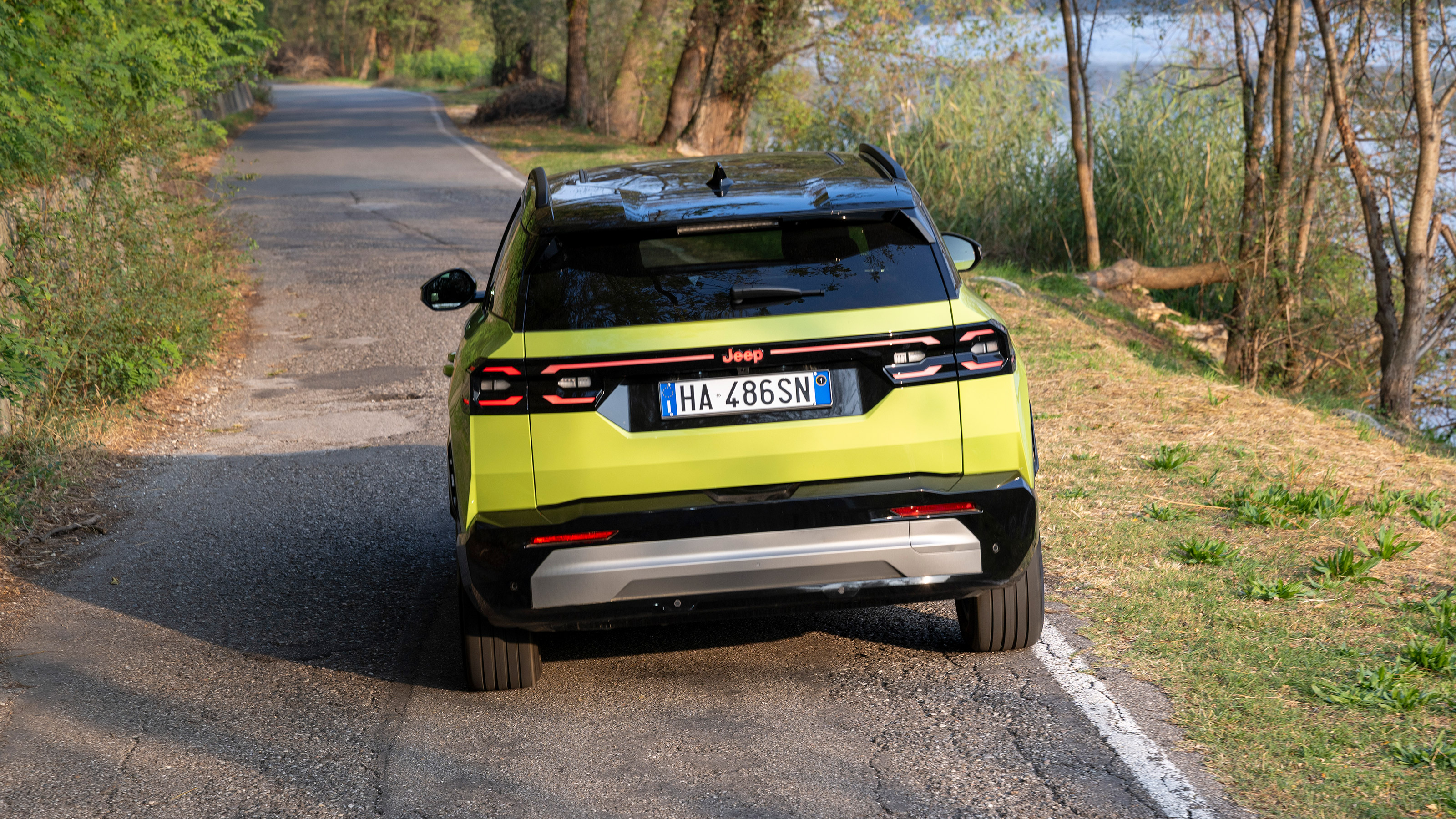Jeep Compass e-Hybrid - full rear