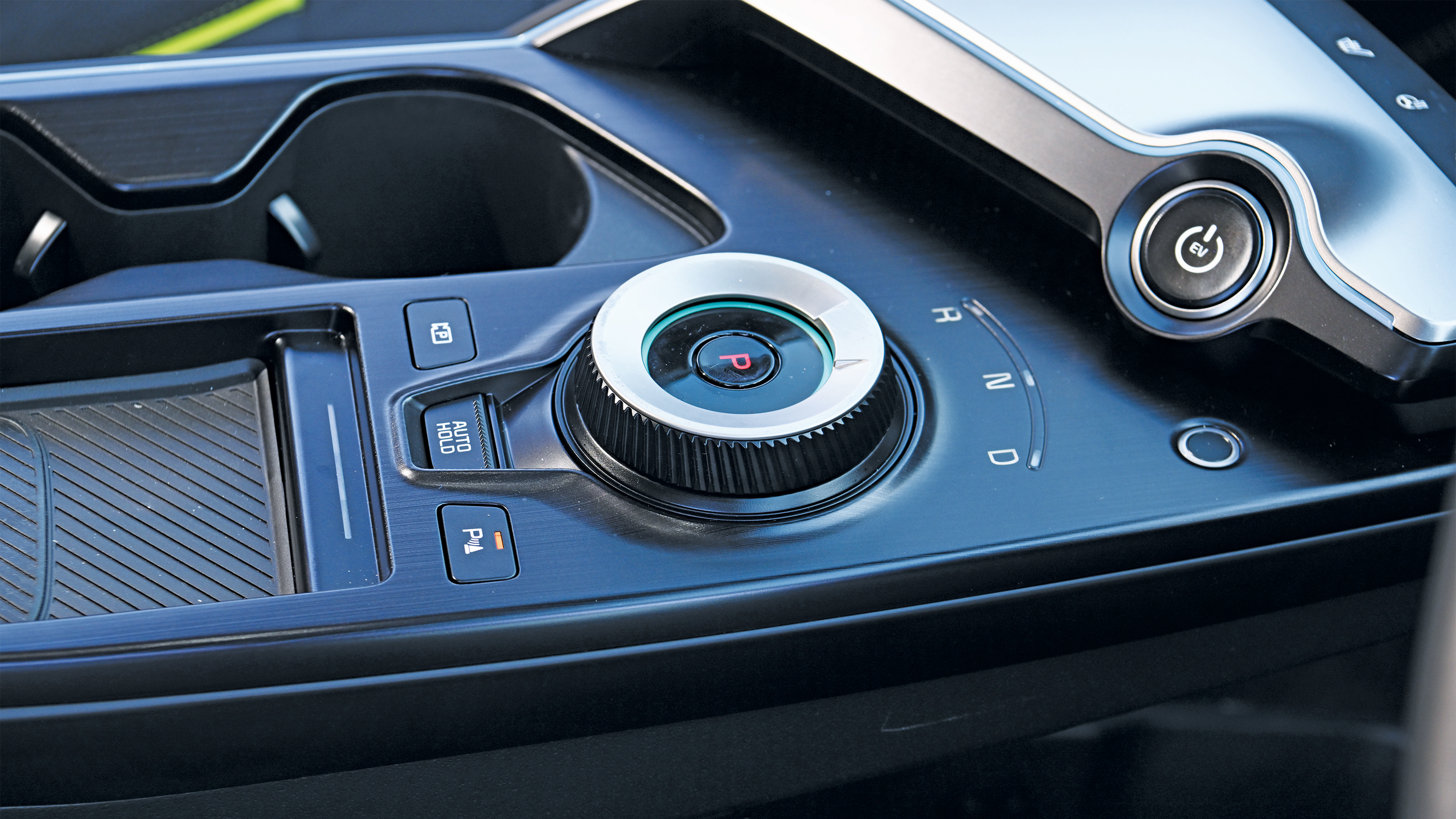 Kia EV6 GT - drive select button