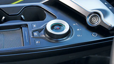 Kia EV6 GT - drive select button