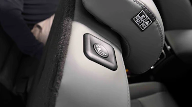 Kia Sorento - seat sliding button
