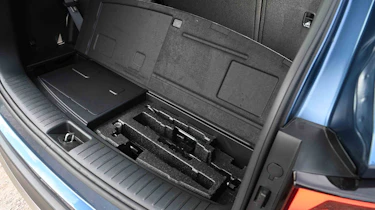 Kia Sorento - underfloor