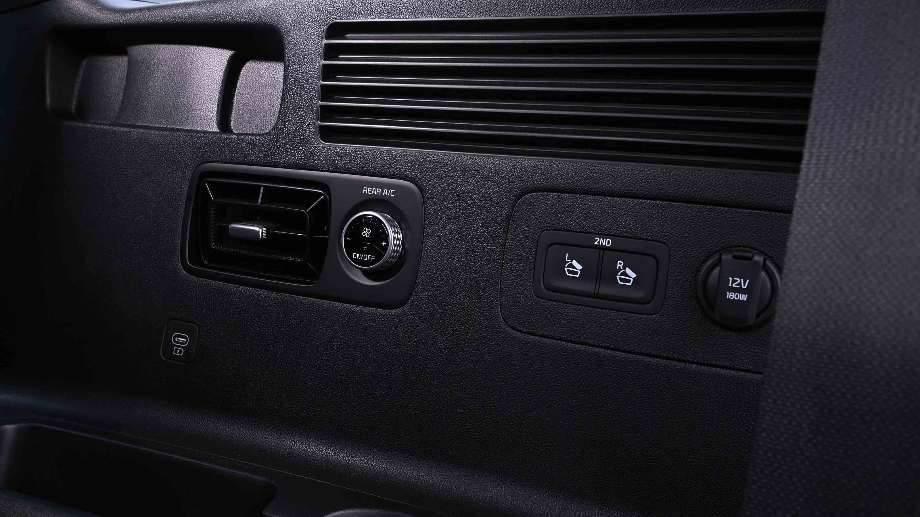 Kia Sorento - third row climate controls