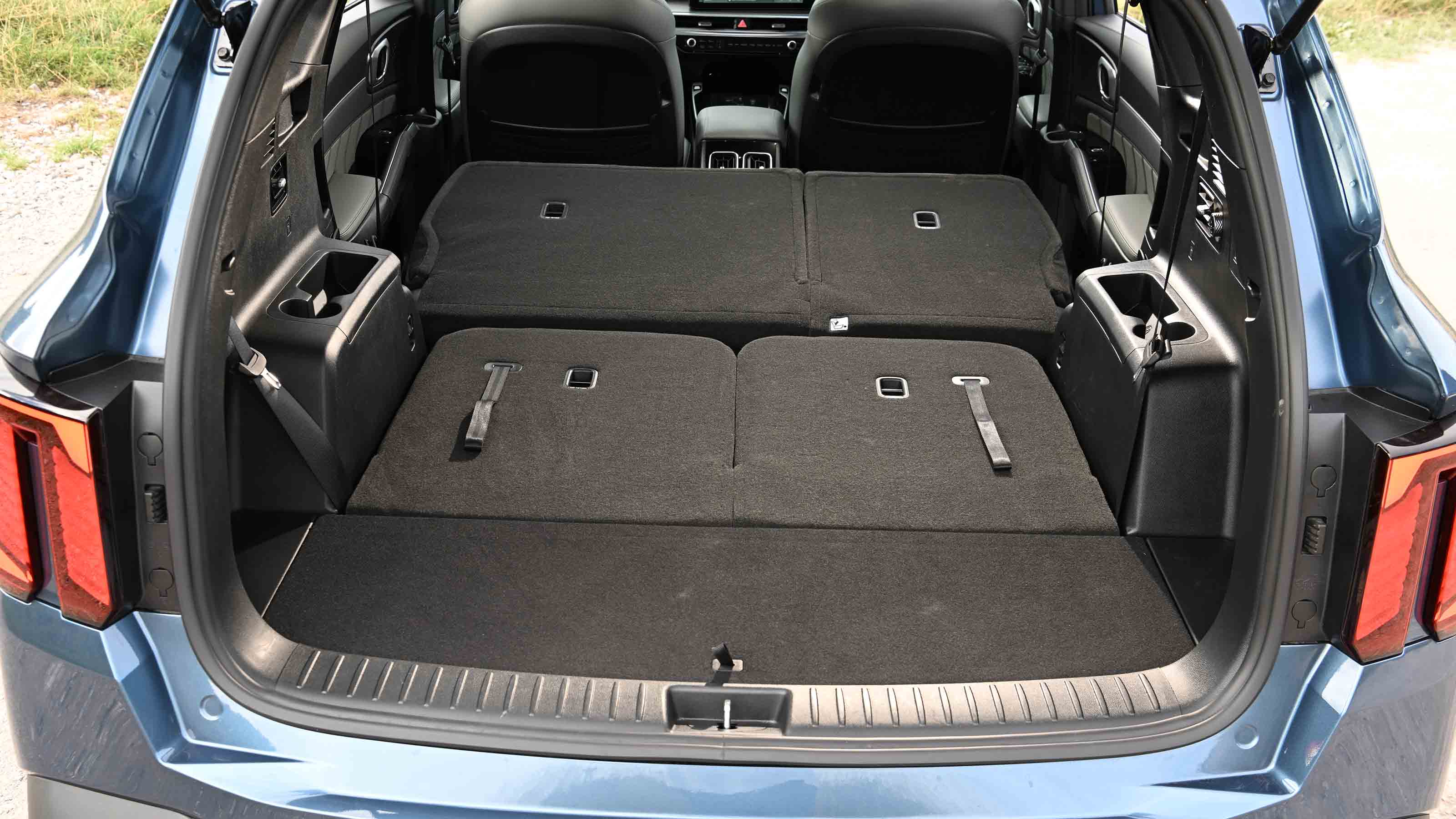 Kia Sorento - rear seats folded