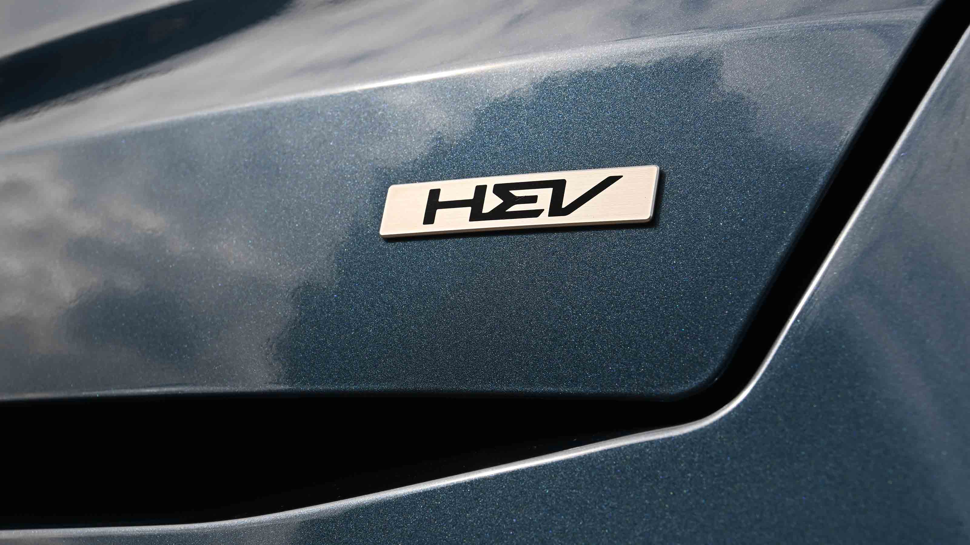 Kia Sorento - 'HEV' tailgate badge