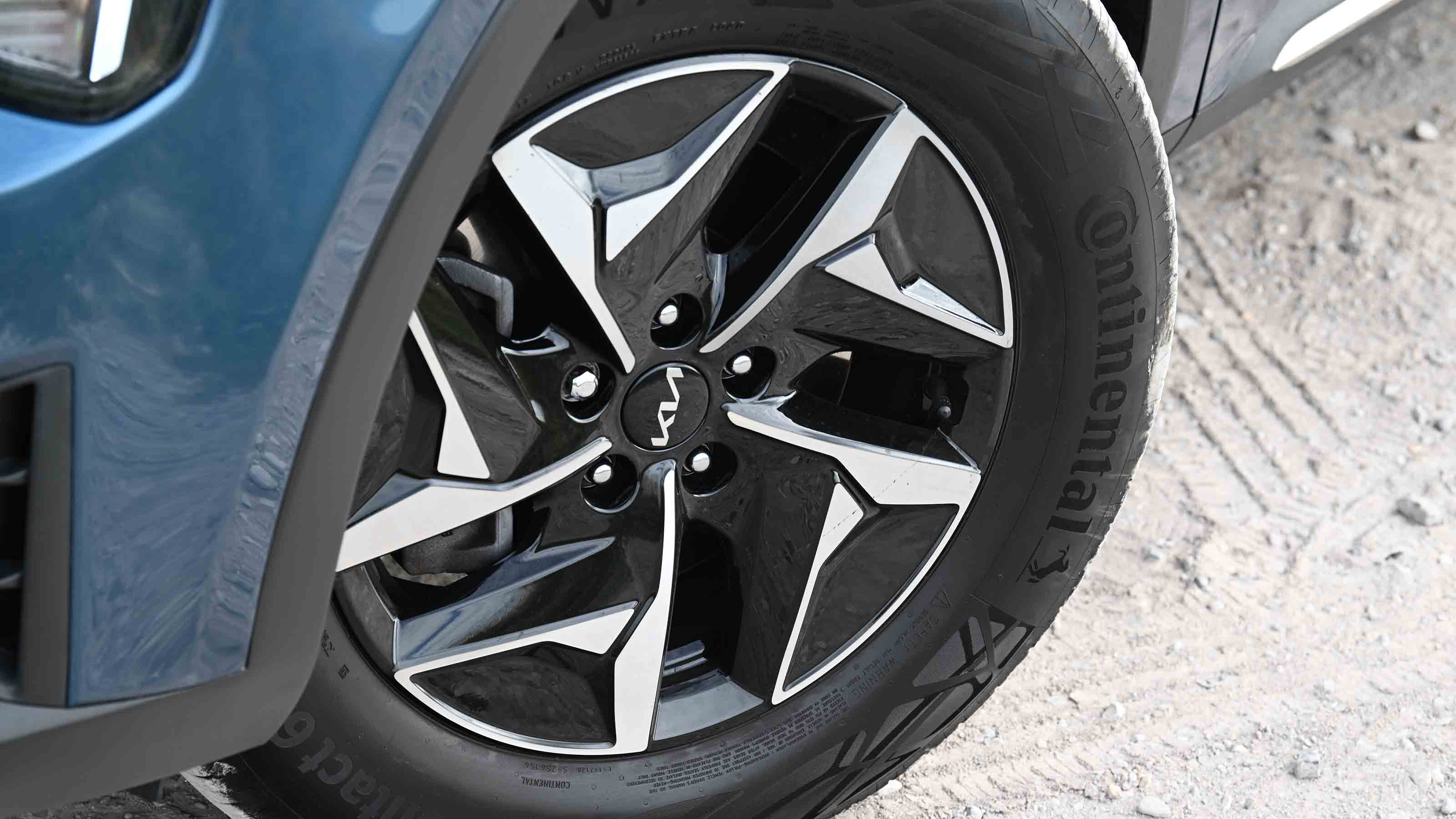 Kia Sorento - alloy wheel