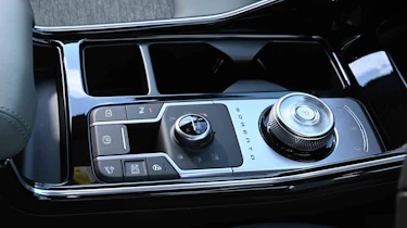 Kia Sorento - centre console