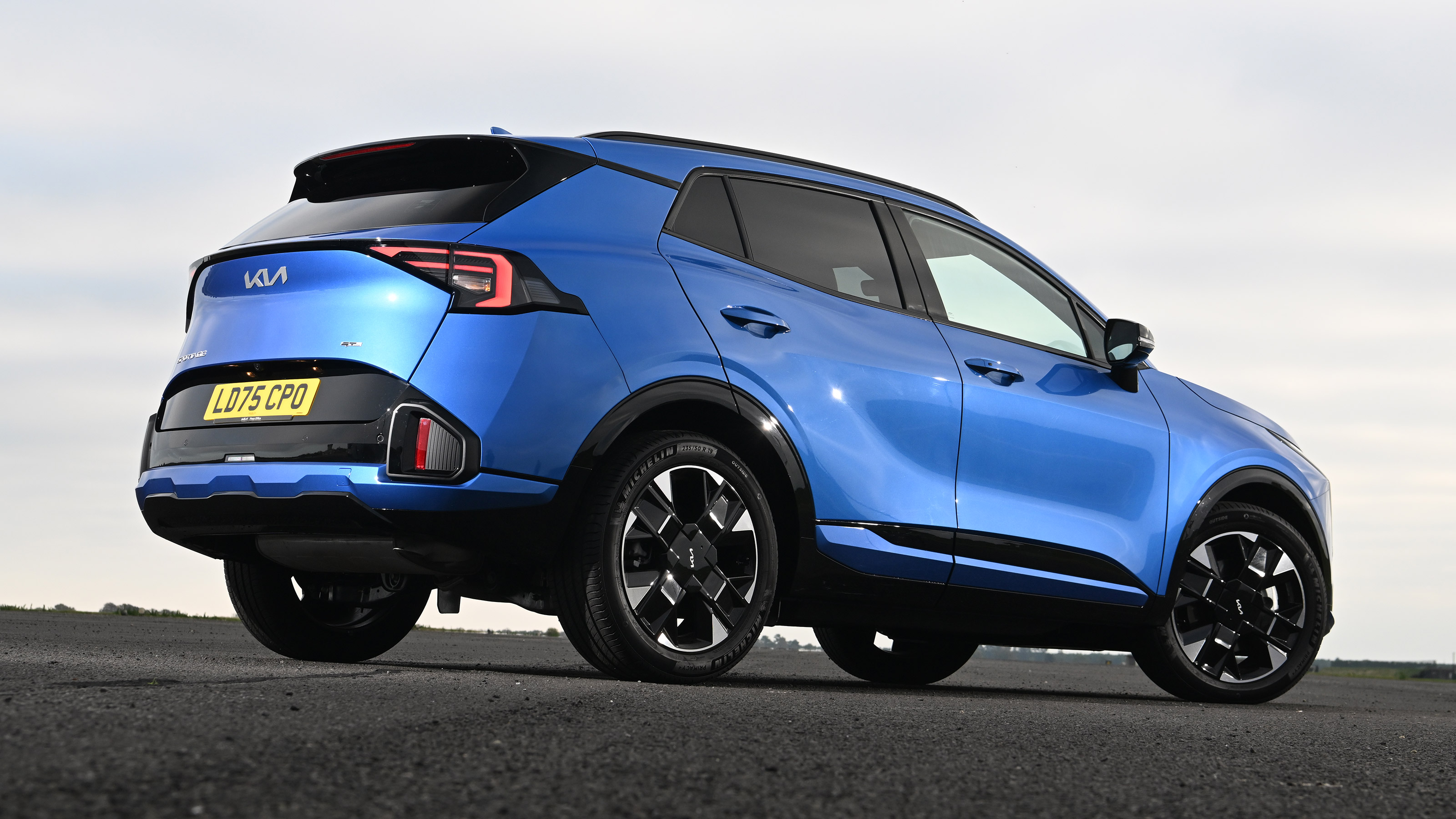 Kia Sportage UK - rear static