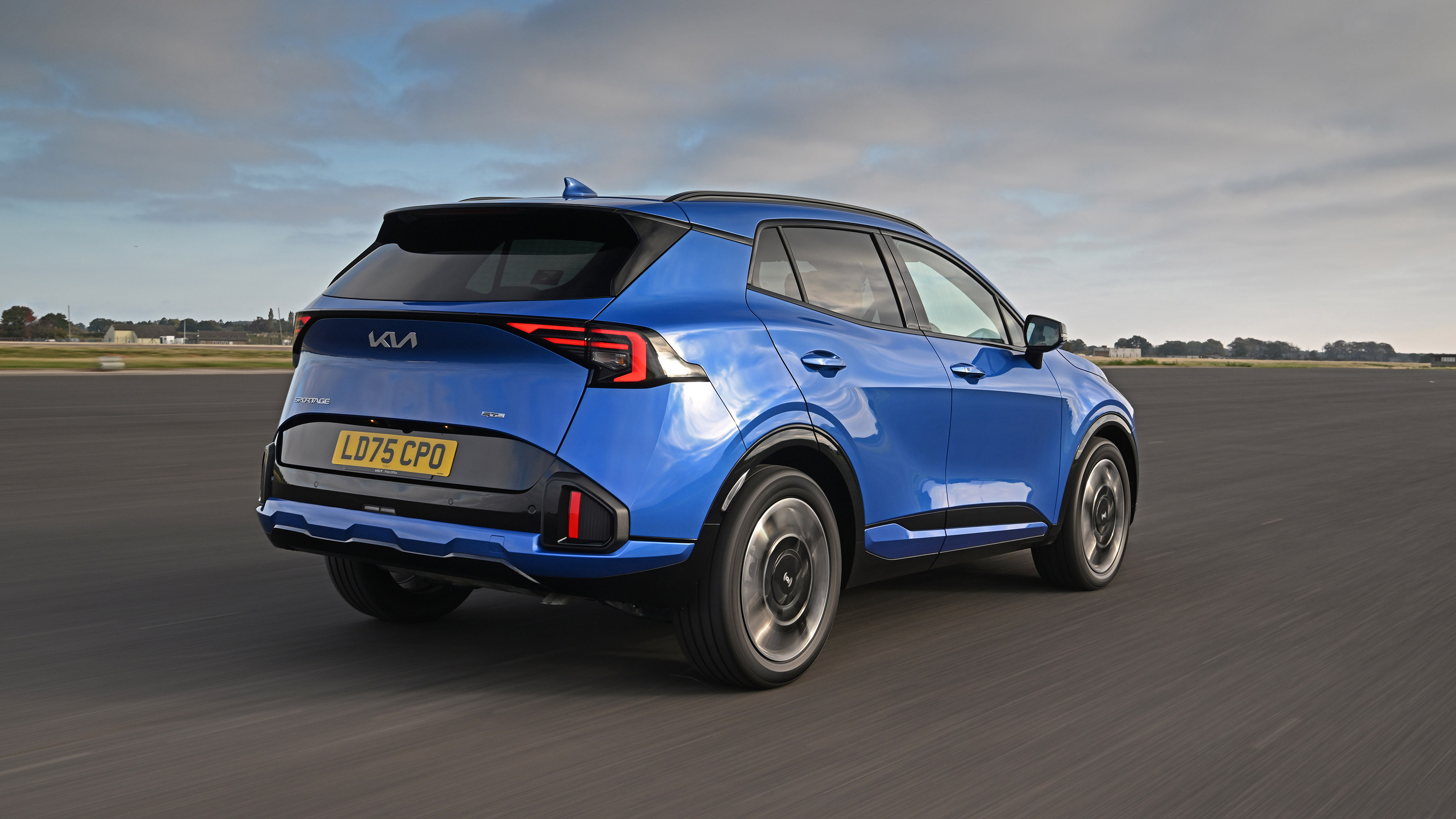 Kia Sportage UK - rear action