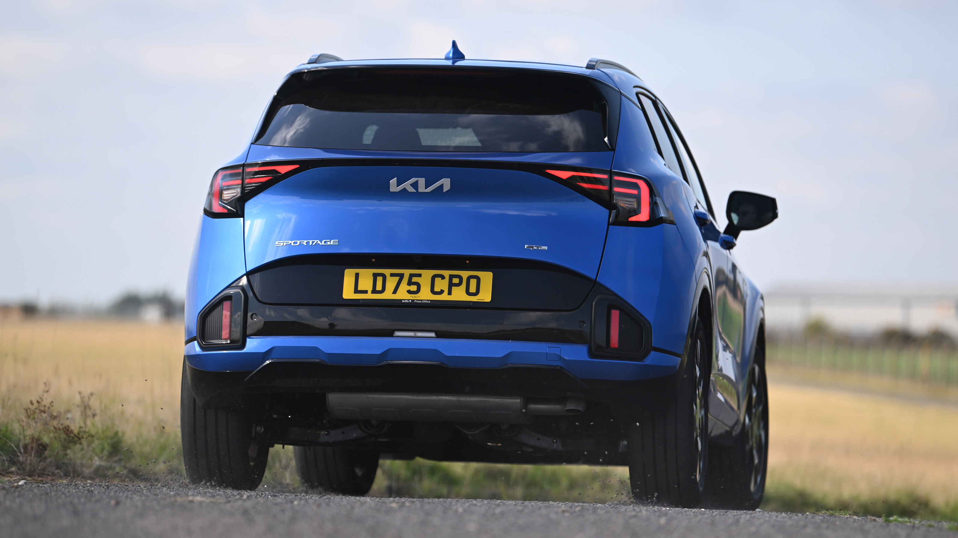 Kia Sportage UK - rear cornering