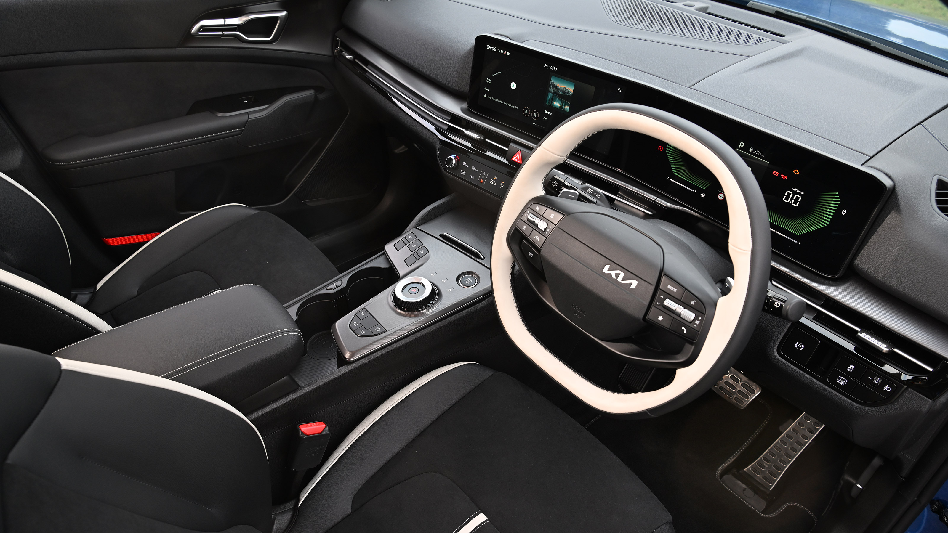Kia Sportage UK - dash