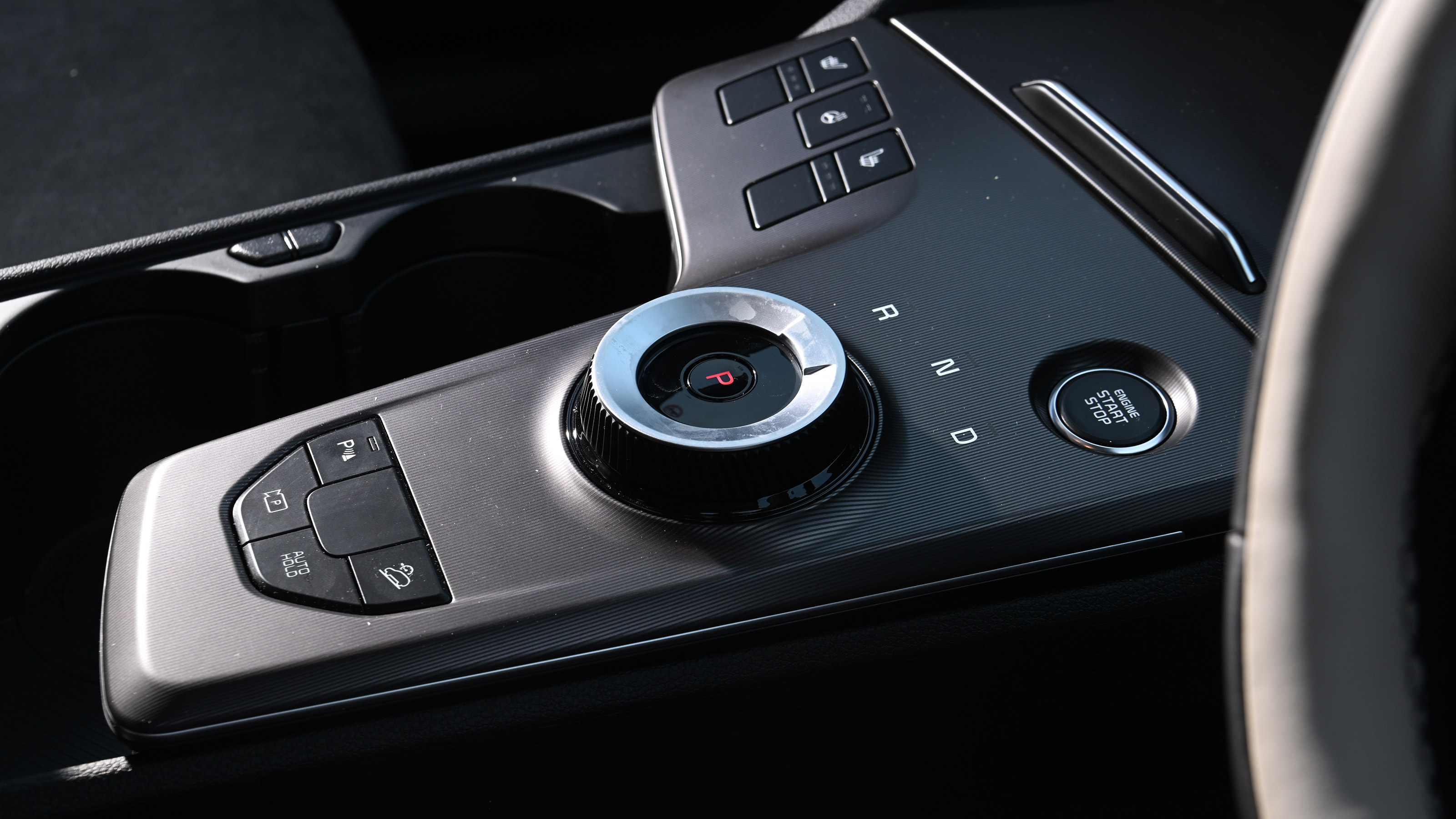 Kia Sportage UK - centre console