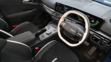 Kia Sportage - front interior