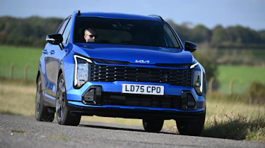 Kia Sportage - front cornering