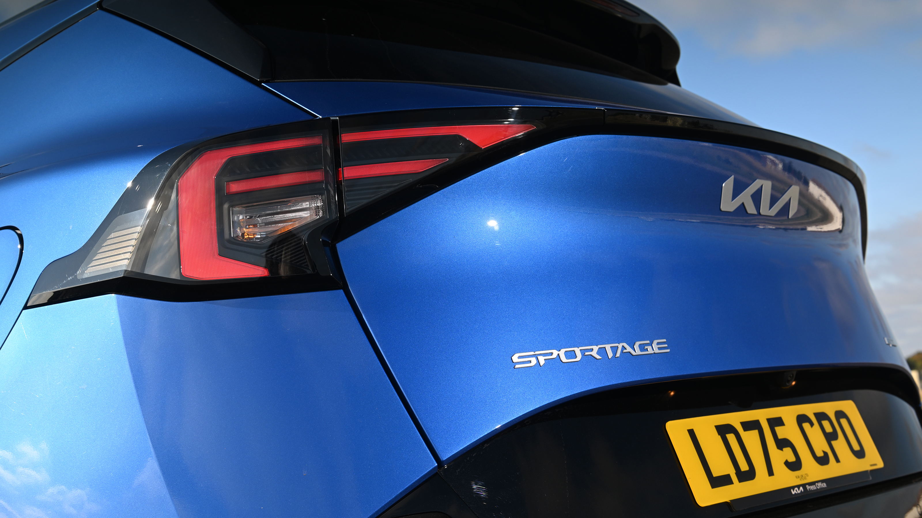 Kia Sportage - rear tail light 