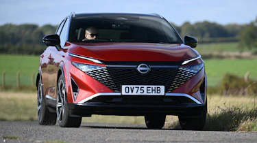 Nissan Qashqai - front cornering