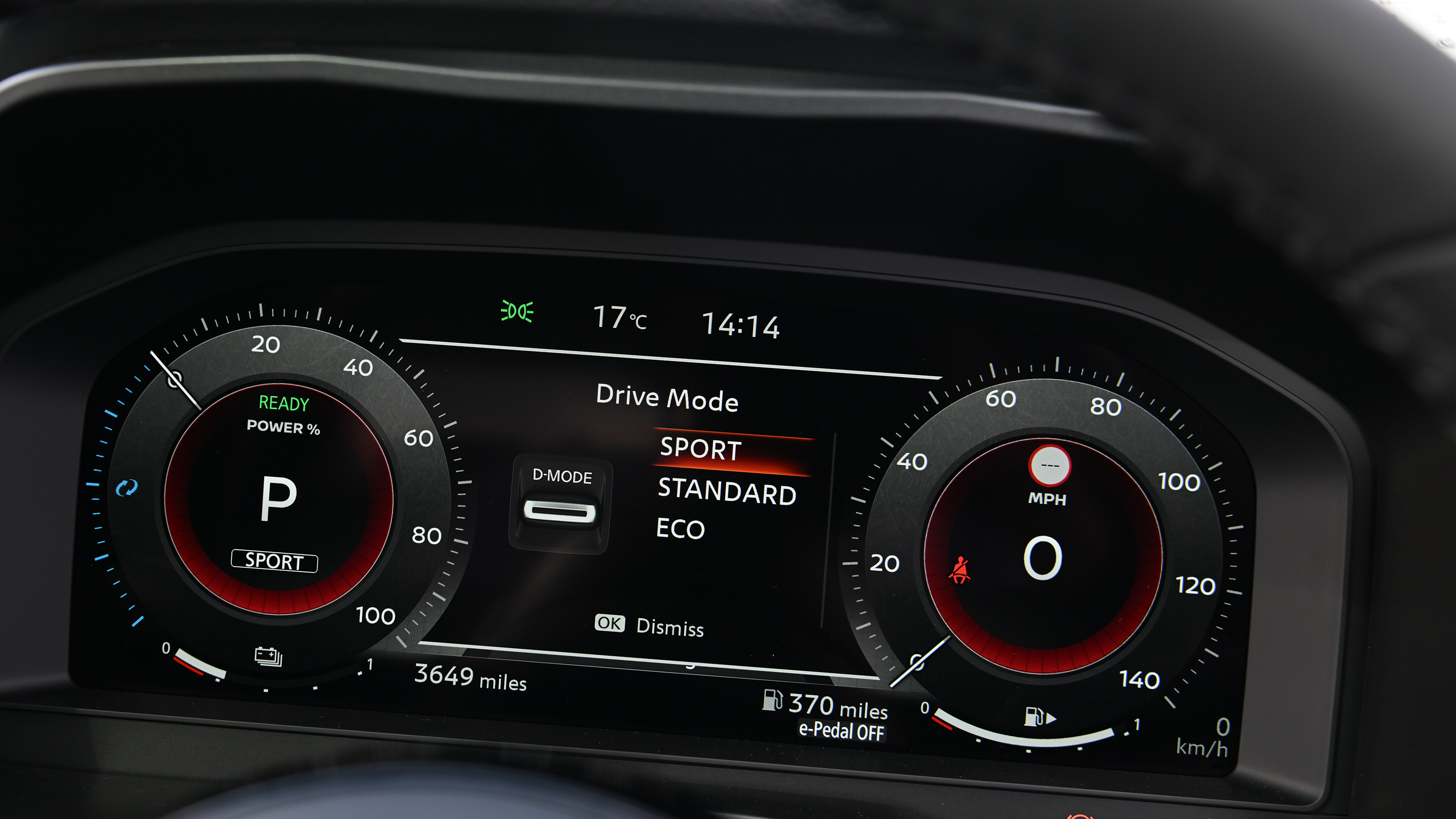 Nissan Qashqai - digital drivers display 