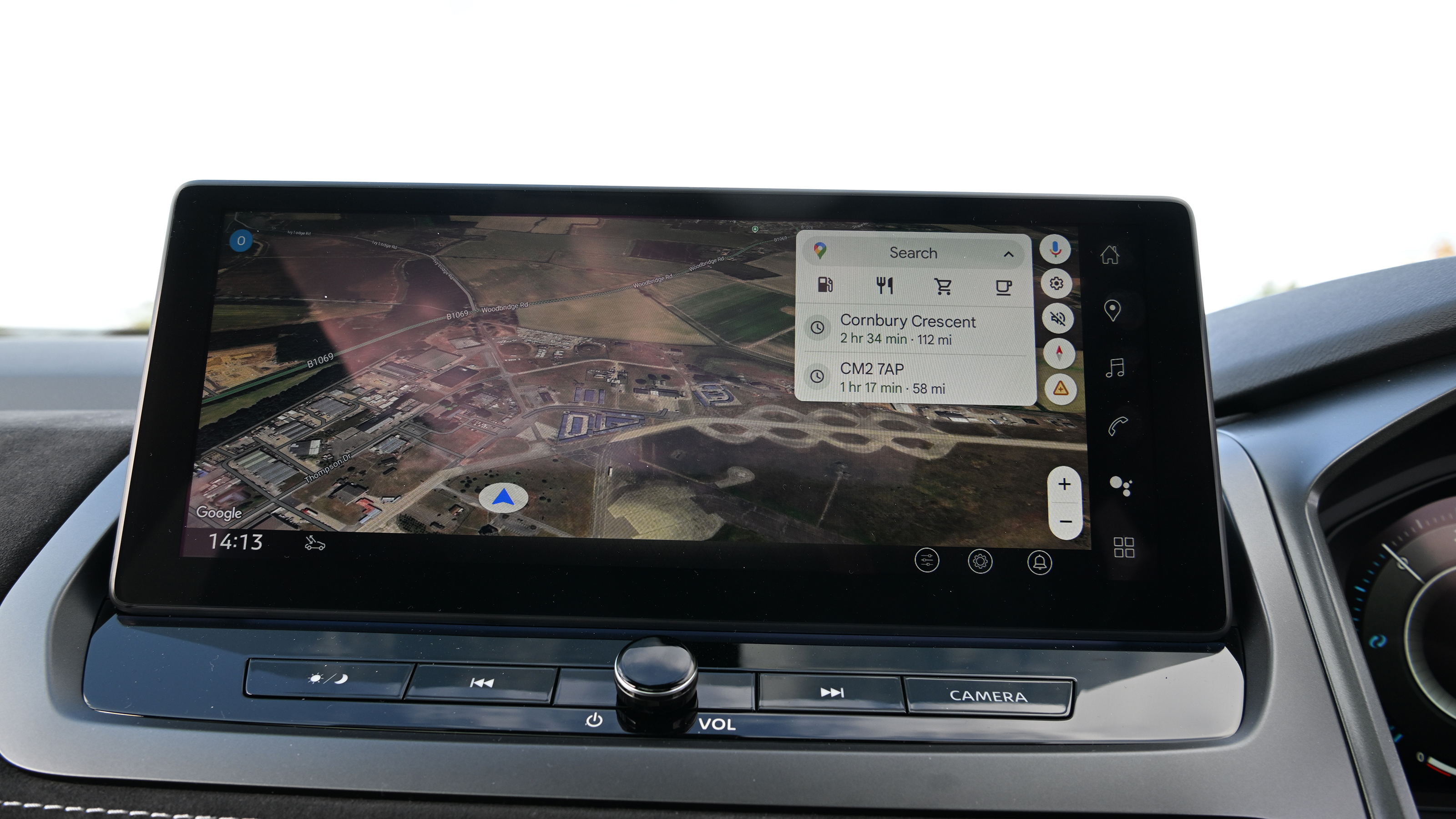 Nissan Qashqai - infotainment screen 