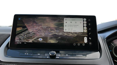 Nissan Qashqai - infotainment screen