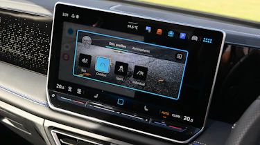 Volkswagen Tiguan - infotainment screen