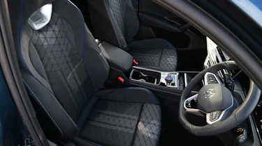 Volkswagen Tiguan - front seats