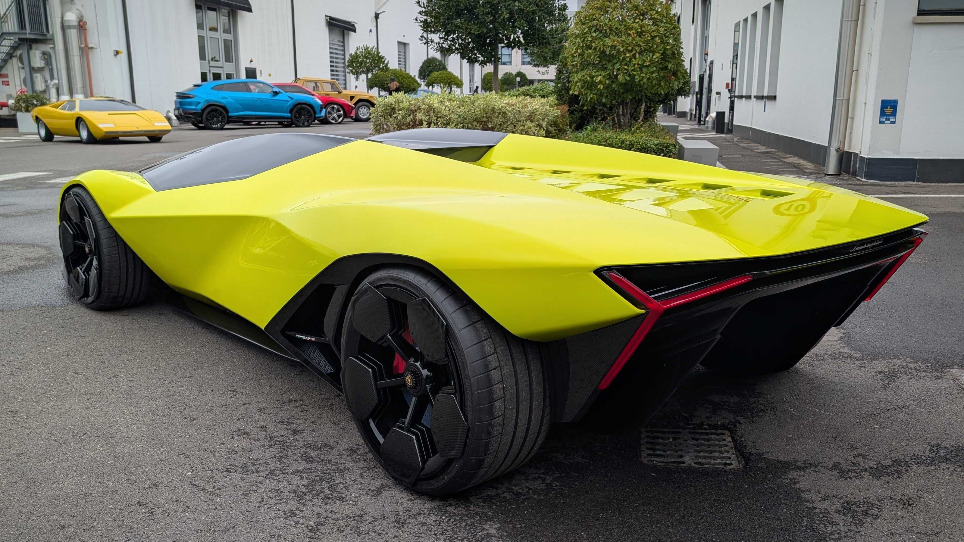 Lamborghini Manifesto AEX rear angled