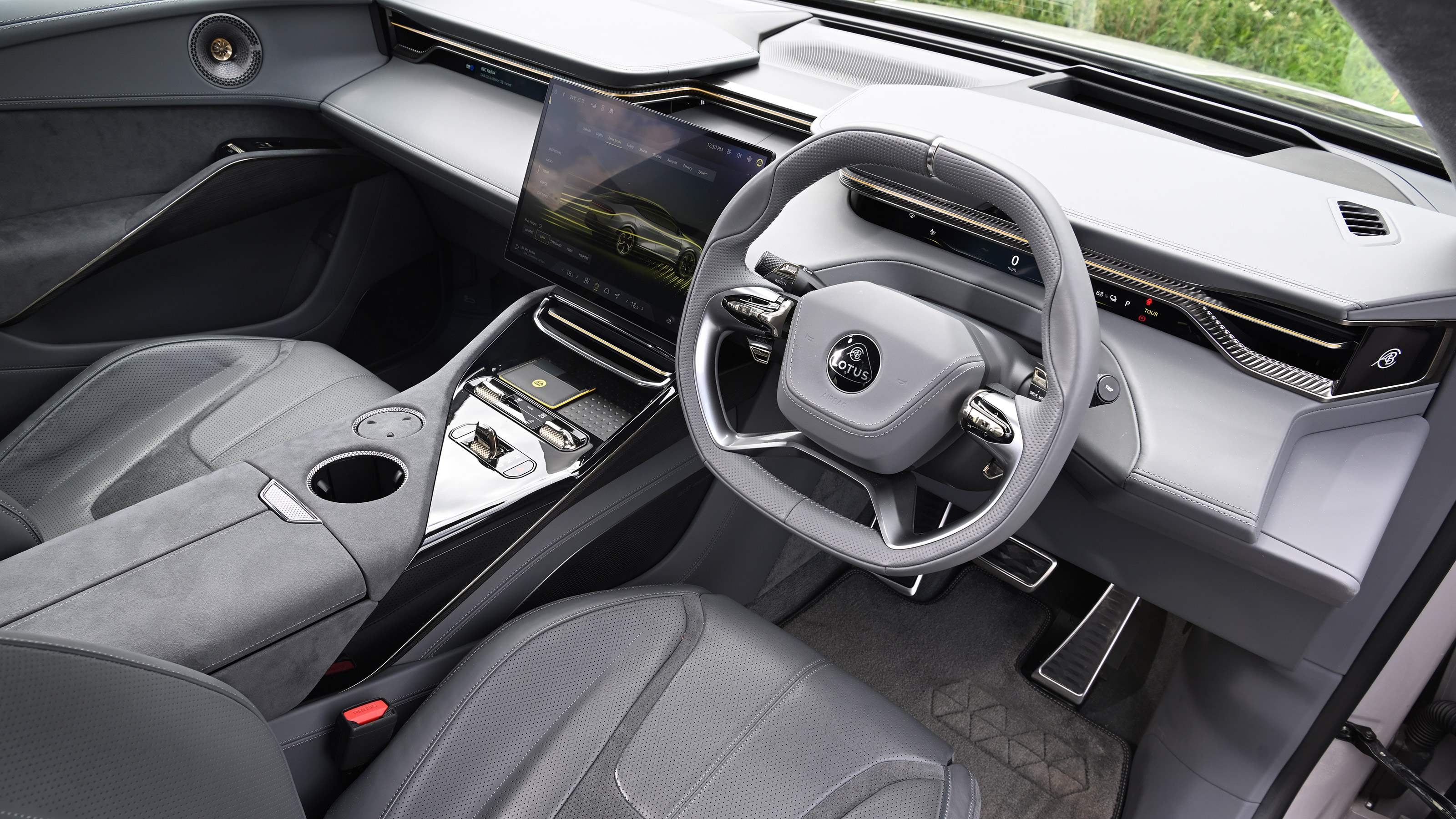 Lotus Eletre - dash