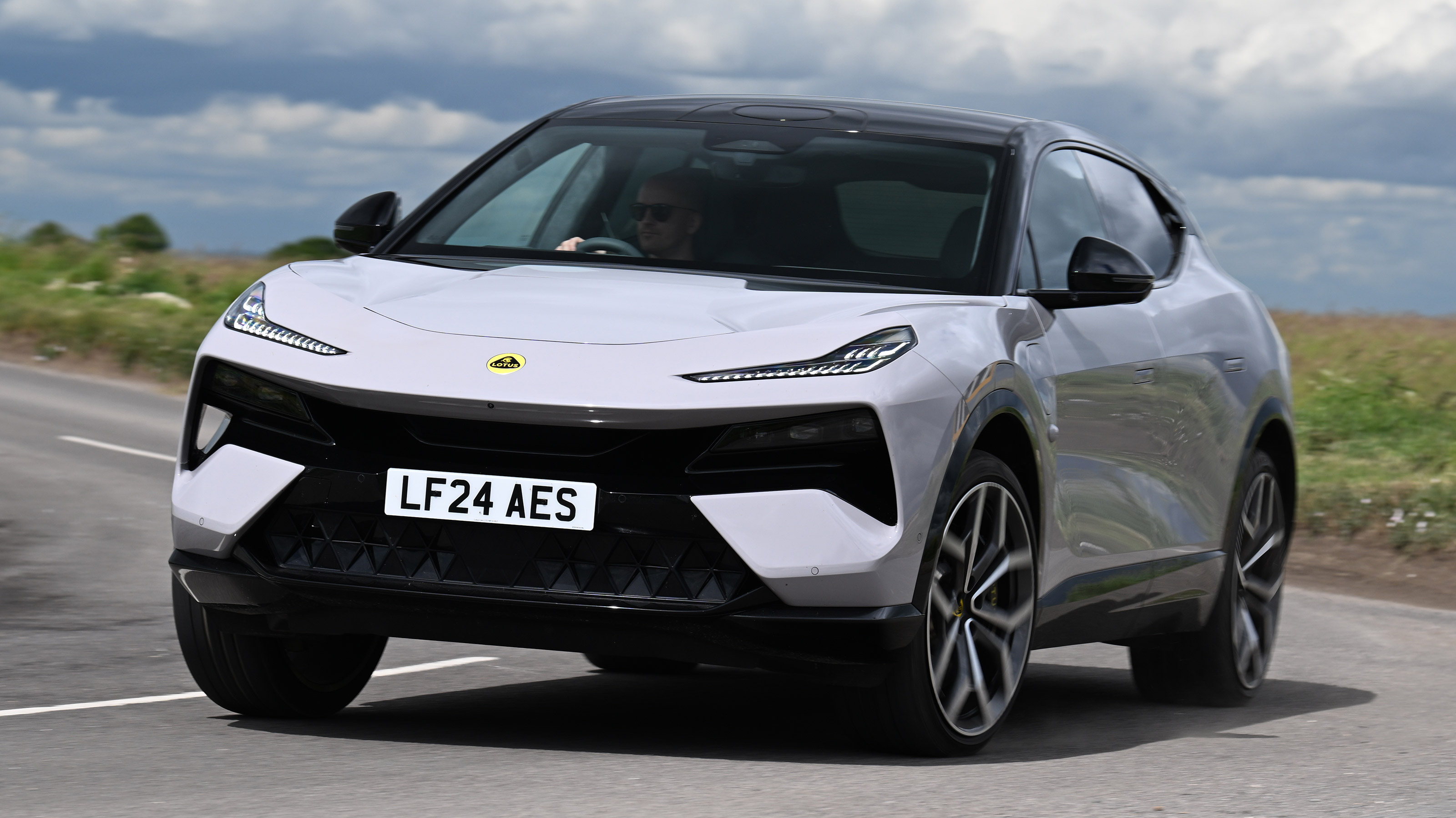 Lotus Eletre - front cornering