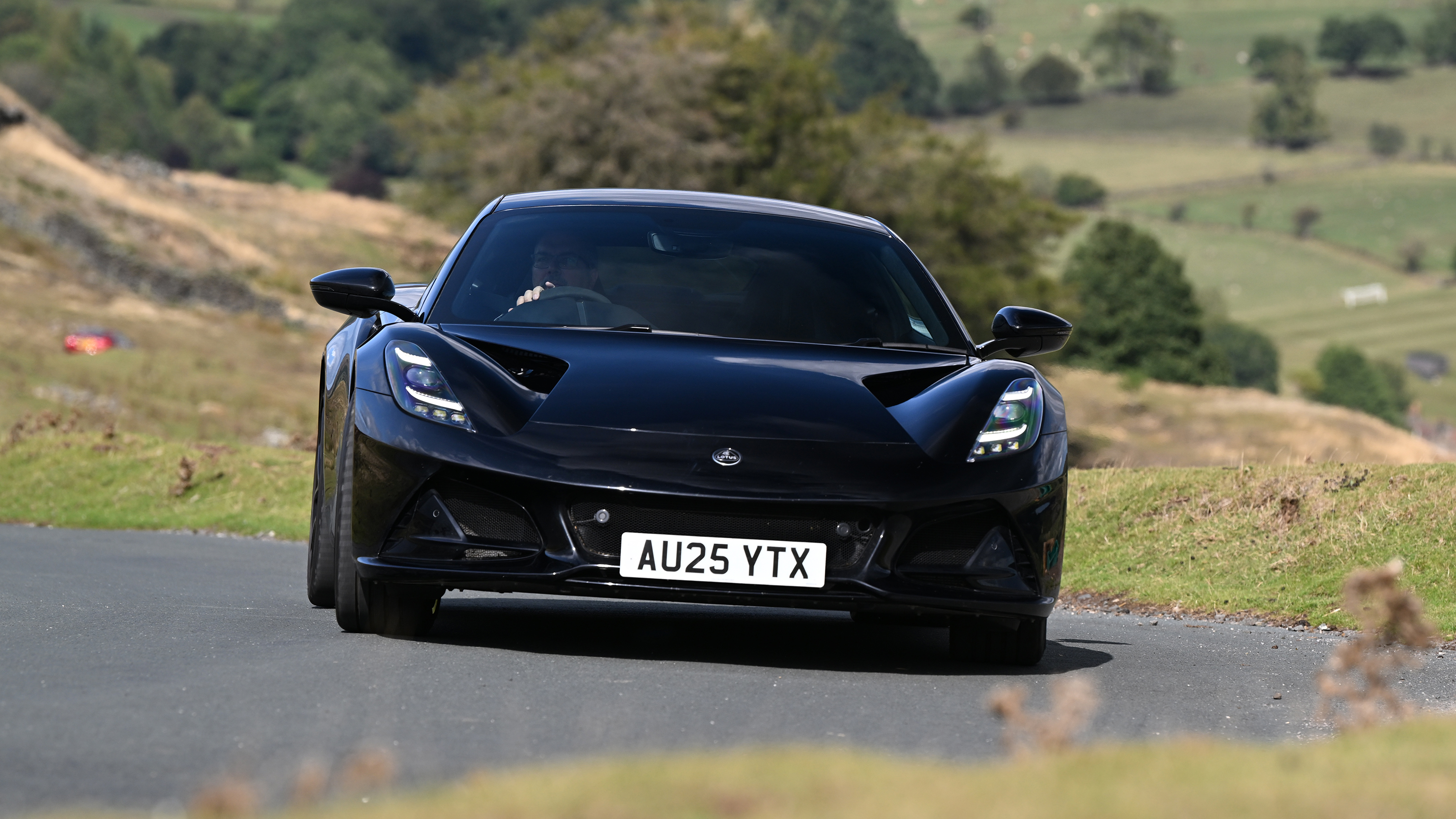 Lotus Emira Turbo SE - front action