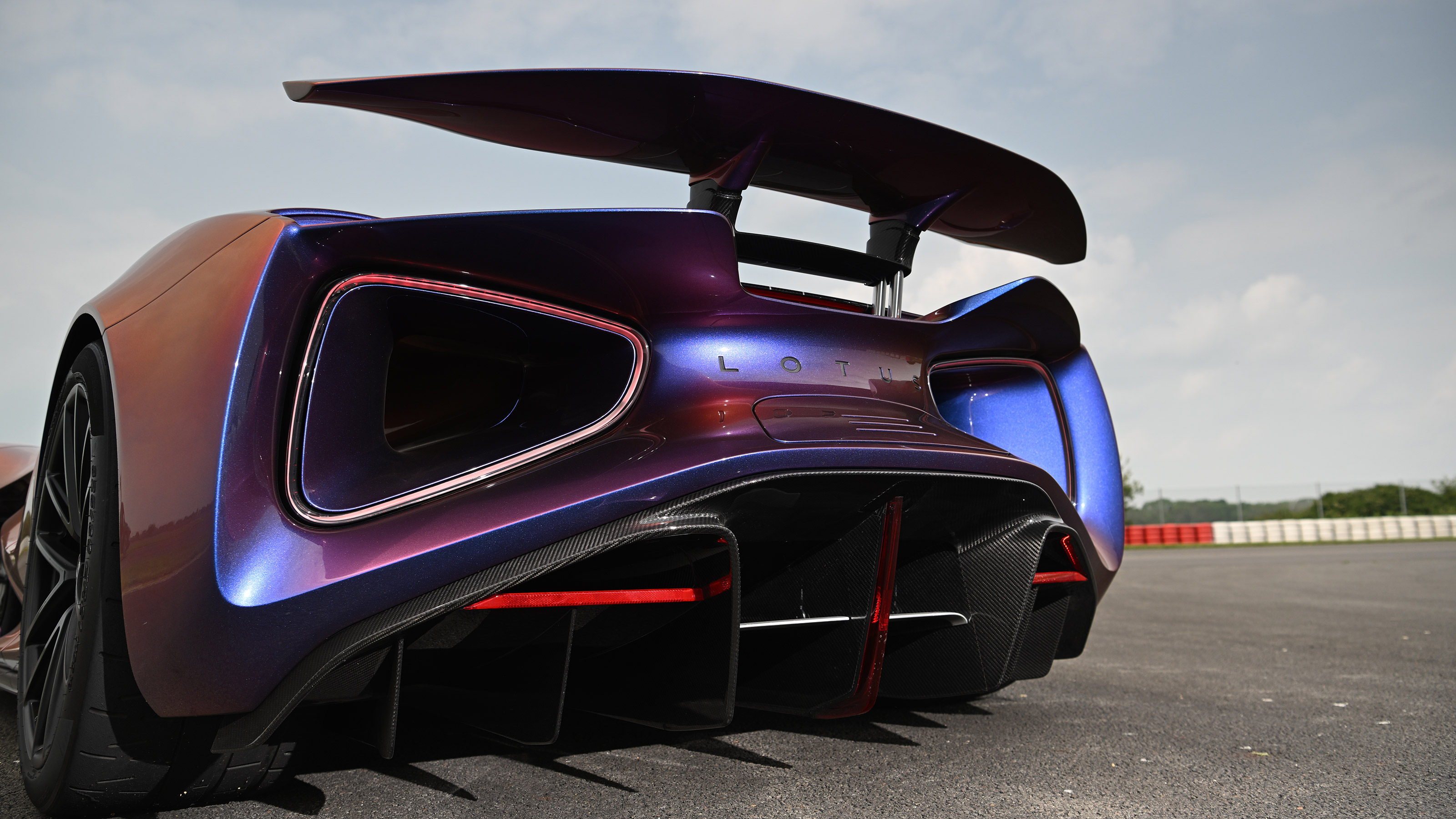 Lotus Evija - rear wing