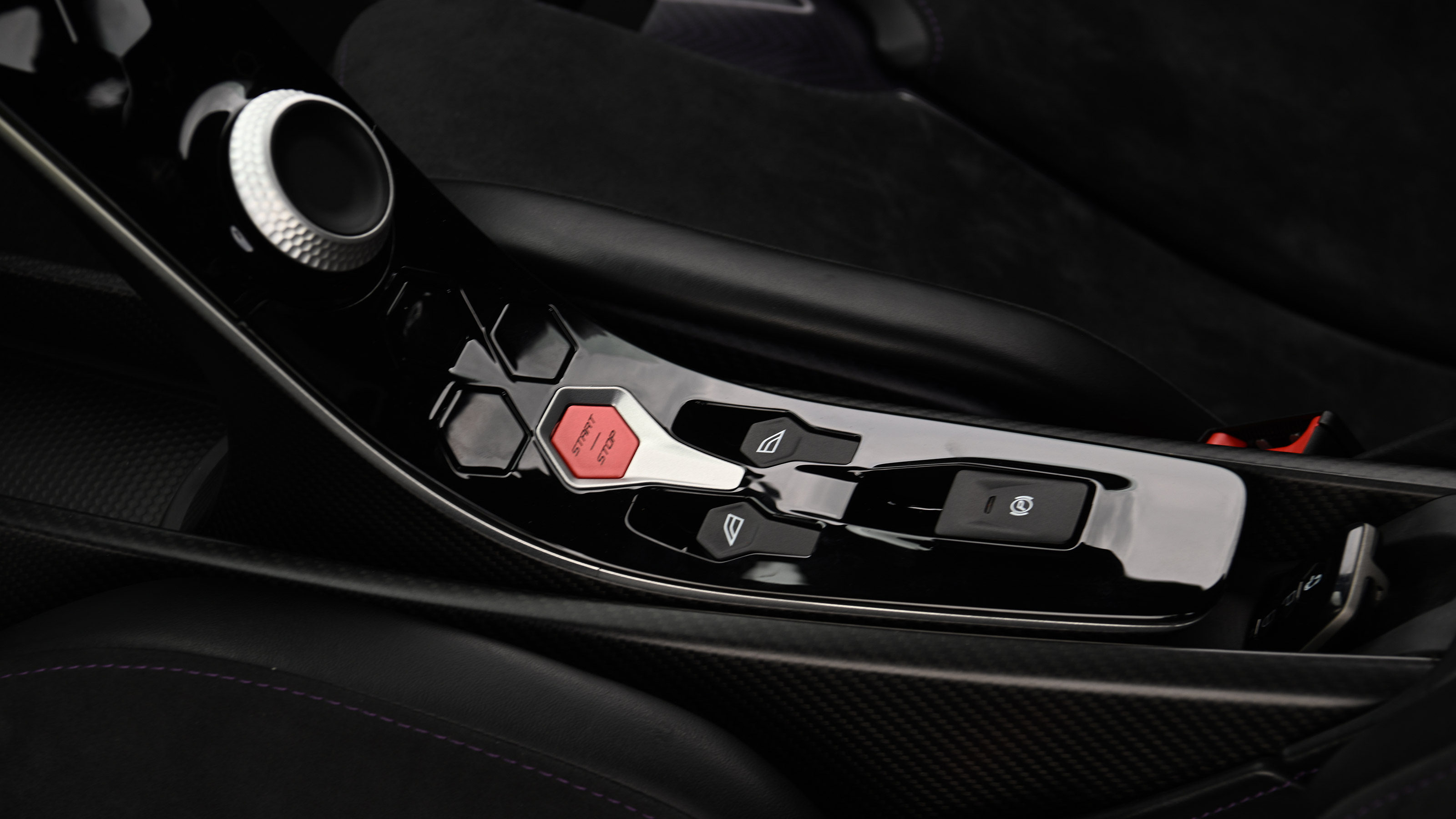 Lotus Evija - centre console