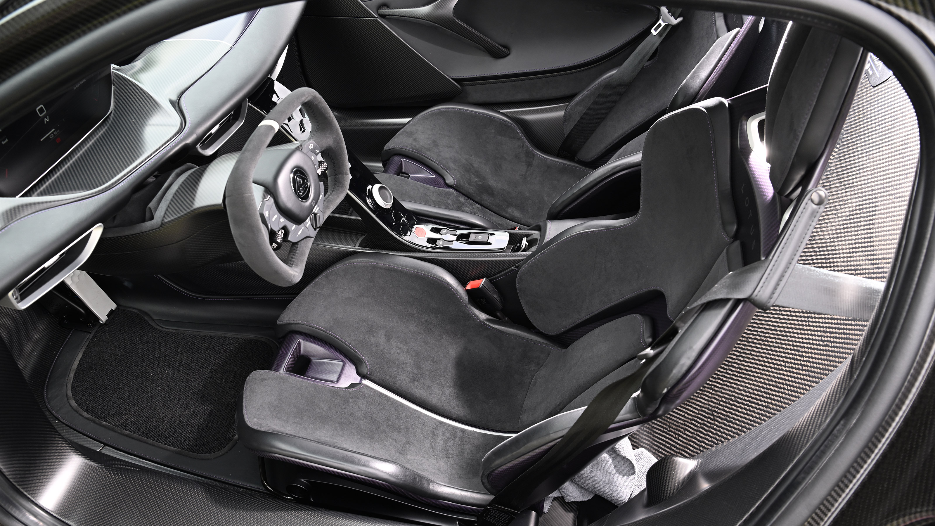 Lotus Evija - cabin