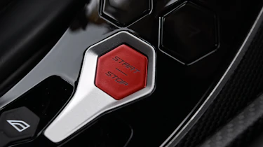 Lotus Evija - start/stop