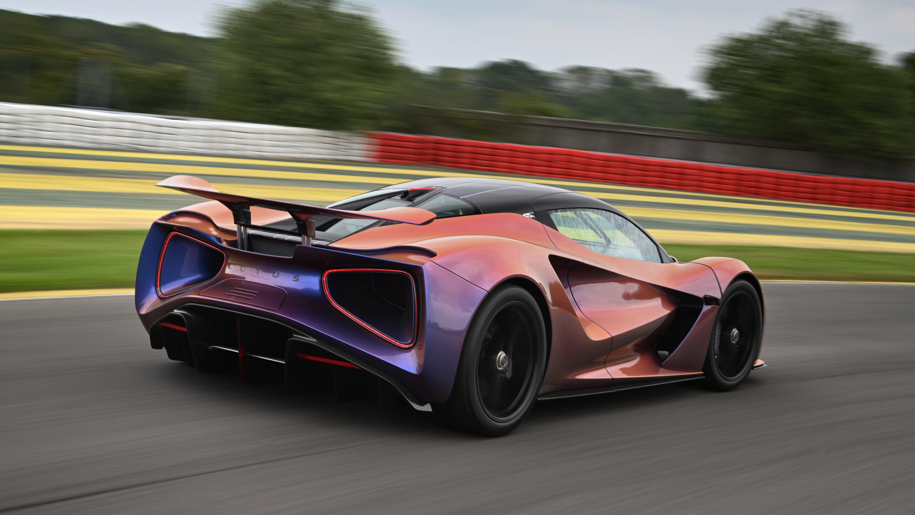 Lotus Evija - rear tracking
