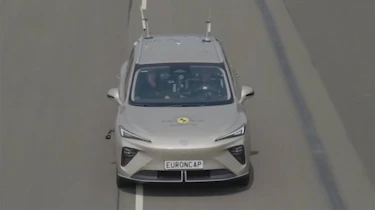 New MGS6 EV - front tracking undergoing Euro NCAP testing