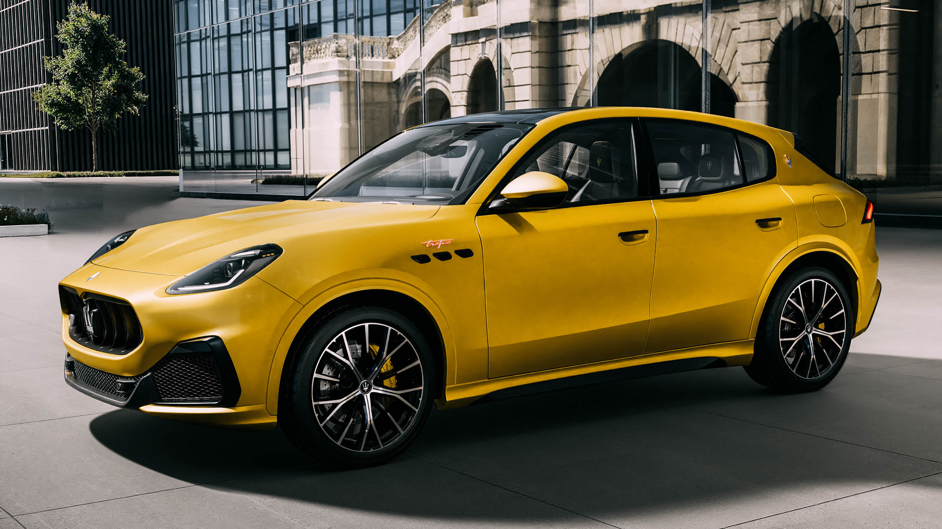 Maserati Grecale Folgore - yellow front angled