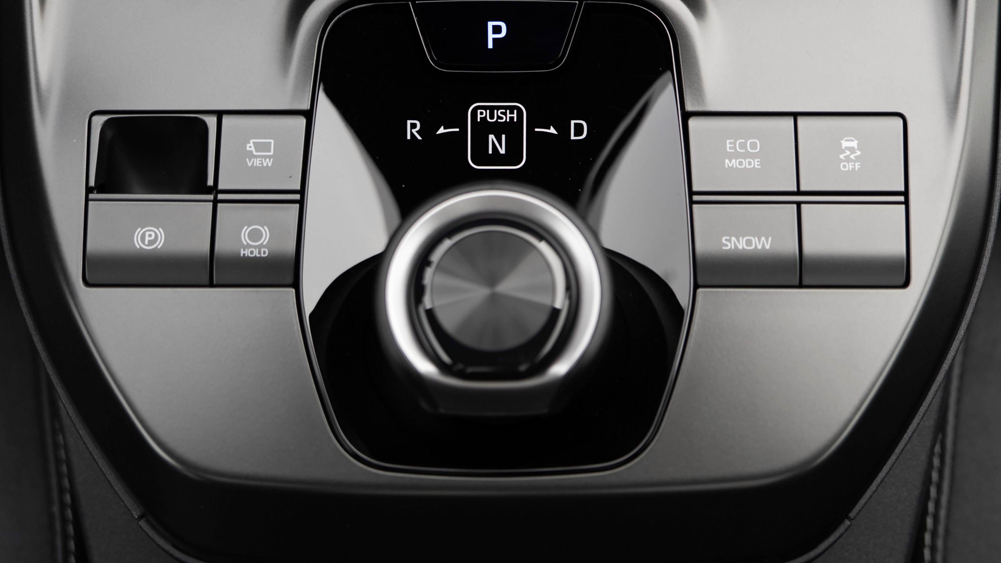 Toyota C-HR+ - centre console