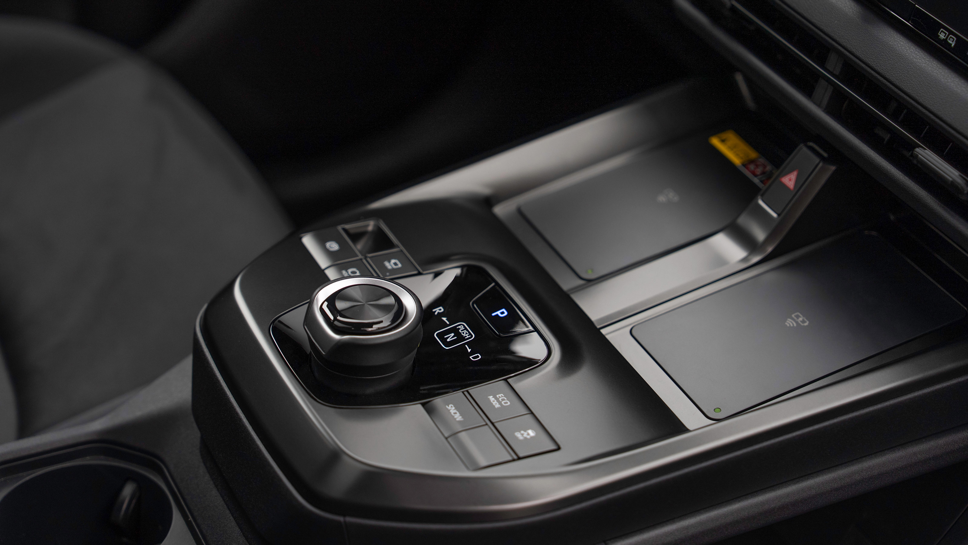 Toyota C-HR+ - interior