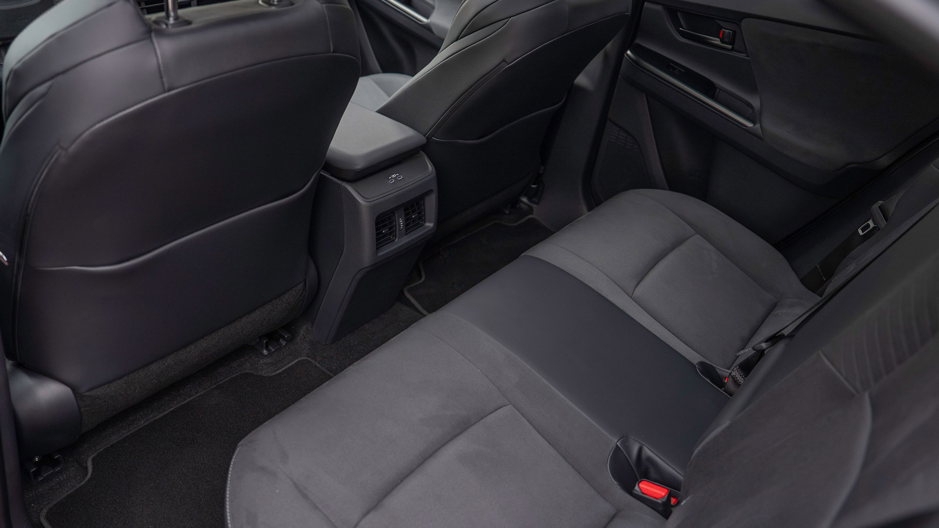 Toyota C-HR+ - rear seats