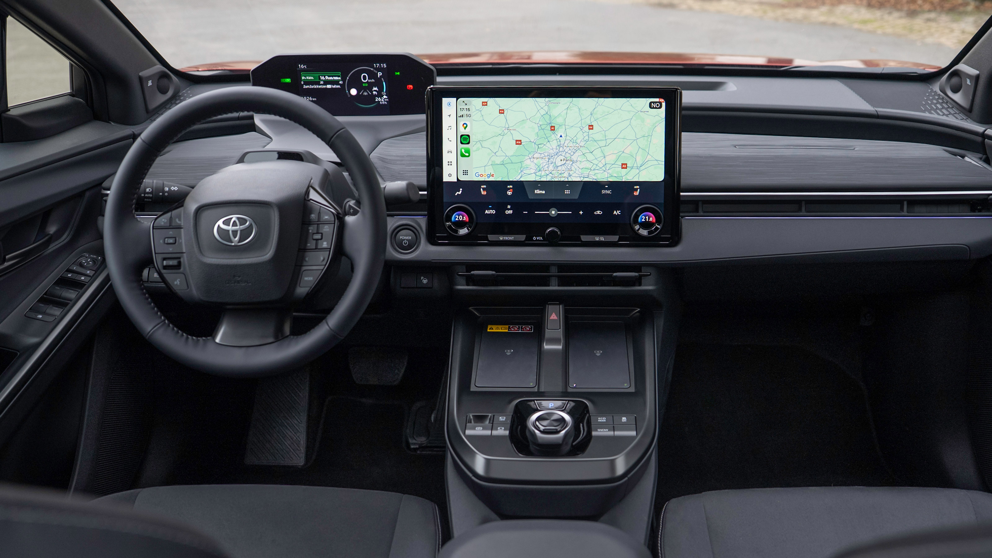 Toyota C-HR+ - cabin